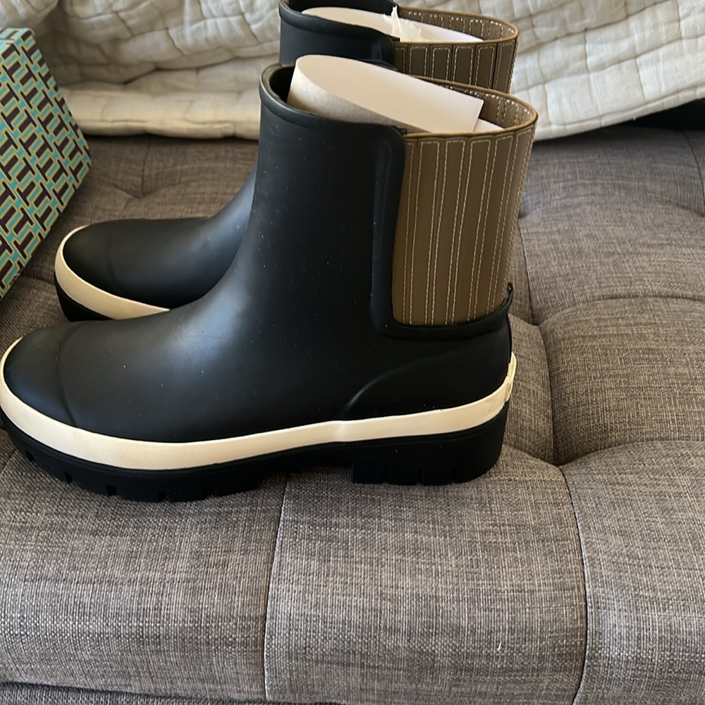 Tory Burch Boot - Picture 2 of 12